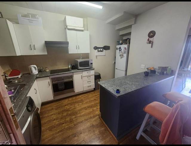 2 BEDROOM TOWNHOUSE FOR SALE IN PIERRE VAN RYNEVELD